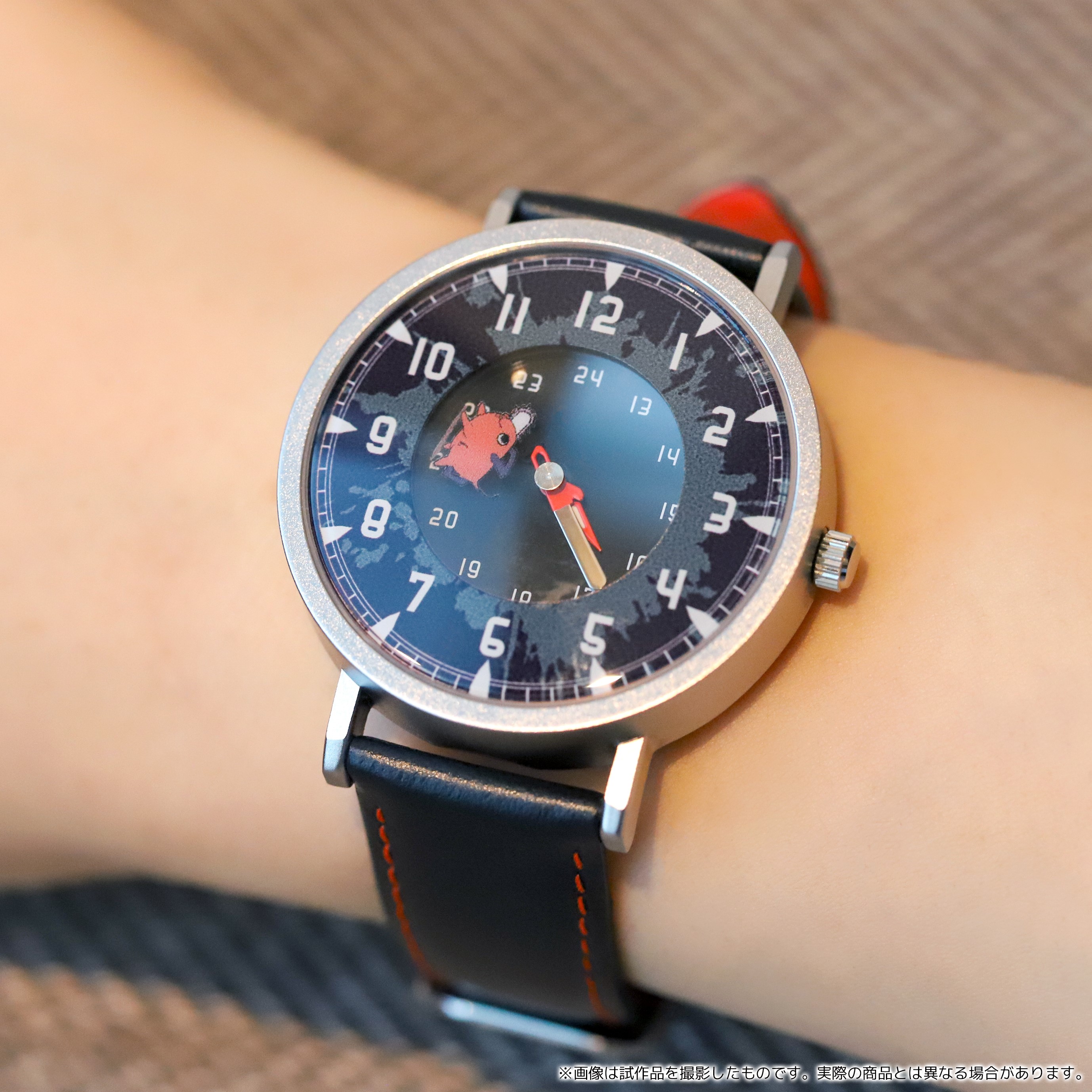 チェンソーマン の腕時計が発売 長針にはチェンソー 回転ディスク型の秒針にはポチタをデザイン Pash Plus